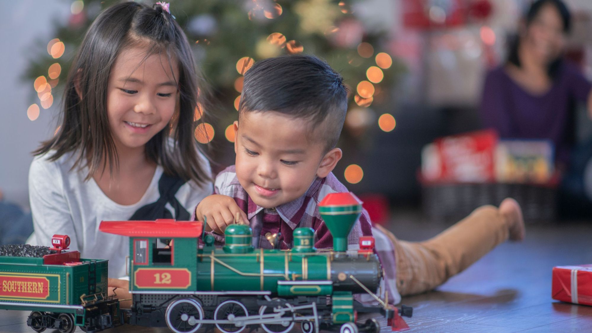 Tips For Keeping Your Kids Occupied And Entertained Over Christmas Break