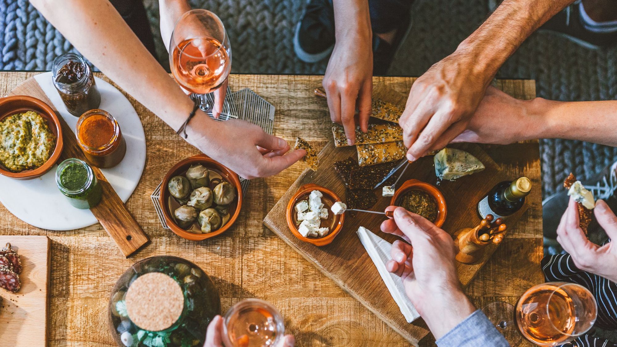How To Be A Good Host For Indoor Gatherings