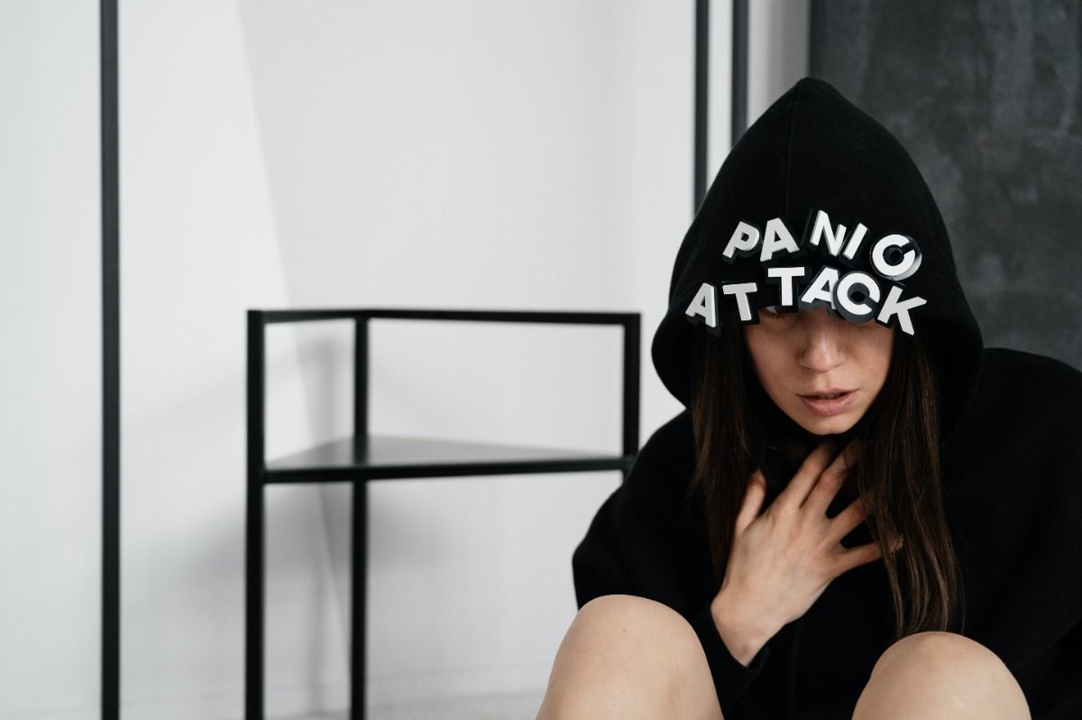 Panic Attack Signs, Symptoms, and Treatment