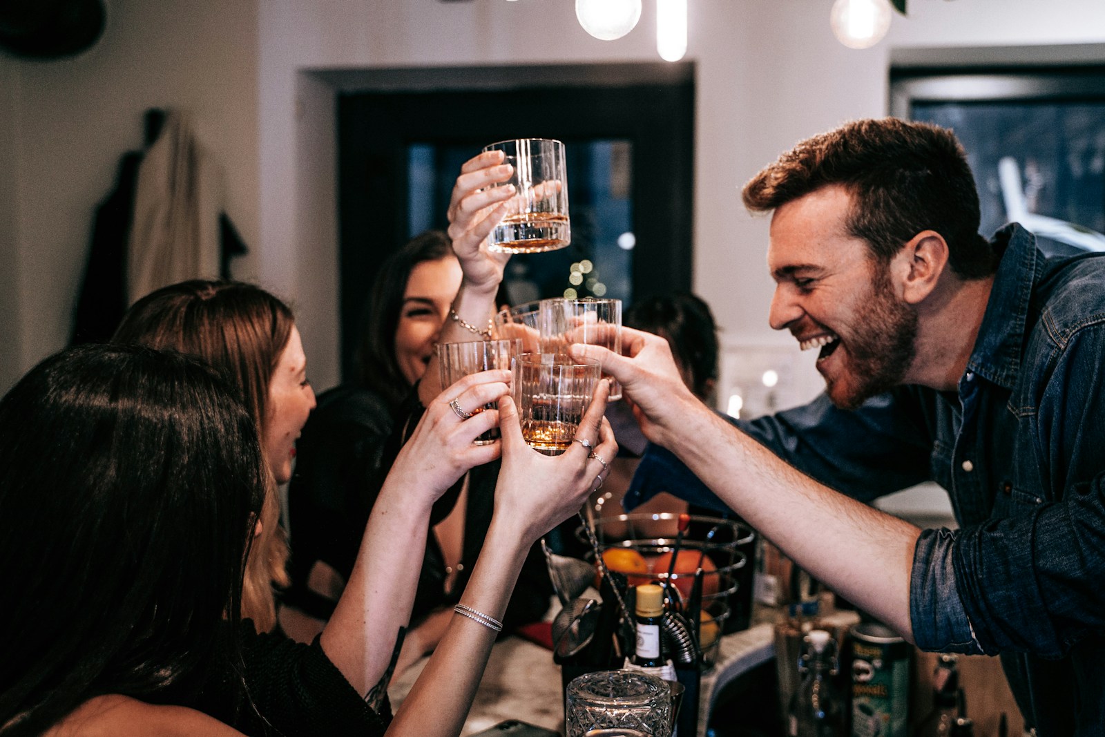 お酒を飲むと顔が赤くなる - 遺伝子検査でチェック！